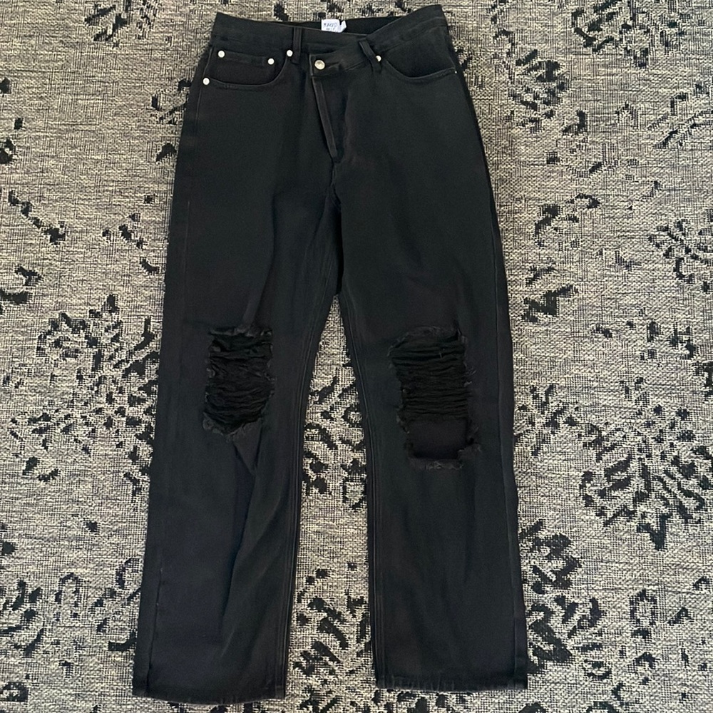 Unique Button-up Distressed Jeans